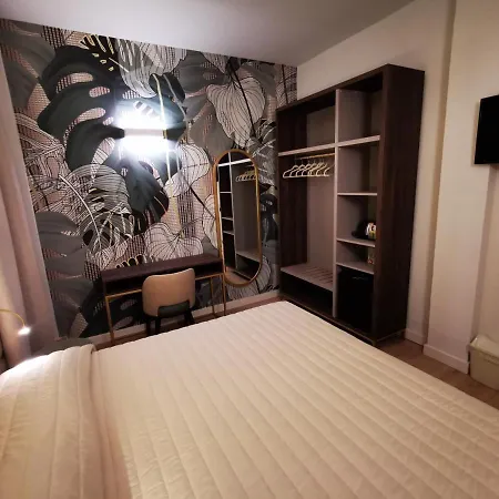 Balcony מלון 3*