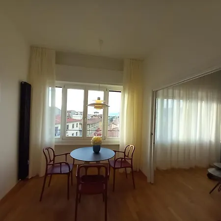 Sweetly In Apartment