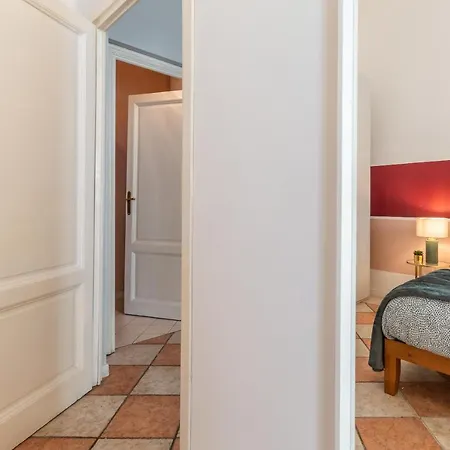 Wine Pinot Apartment Florence