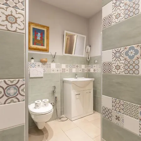 Apartment Pinzochere Artistic For Family Florence