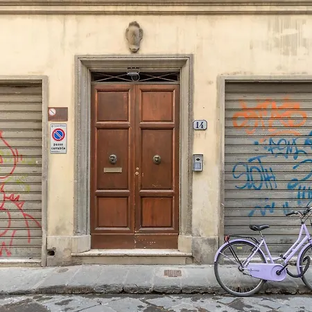 Pinzochere Artistic For Family Apartment Florence