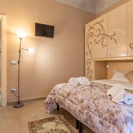 Pinzochere Artistic For Family Apartment Florence