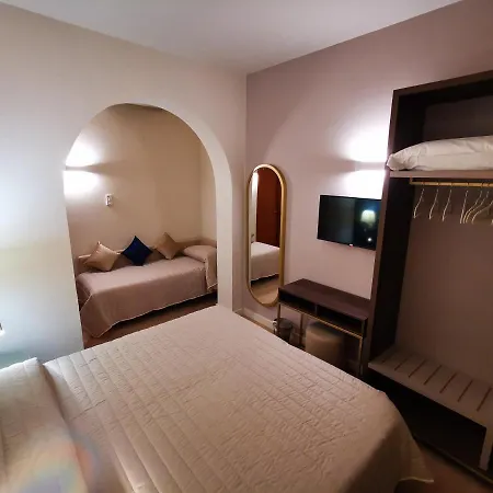 Balcony מלון 3*