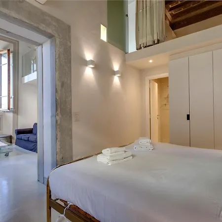 Gold Apartment