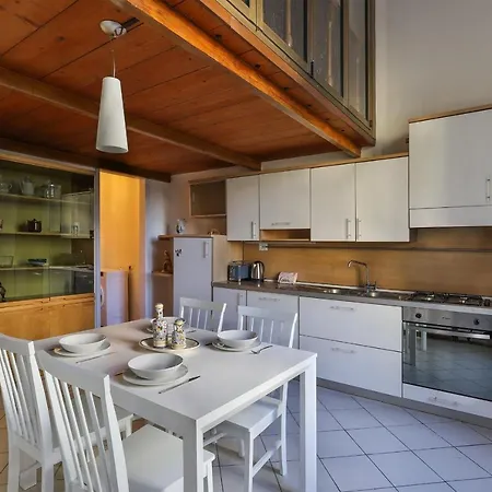 Apartment Santa Maria Novella Bright And Modern - Hosted By Sweetstay