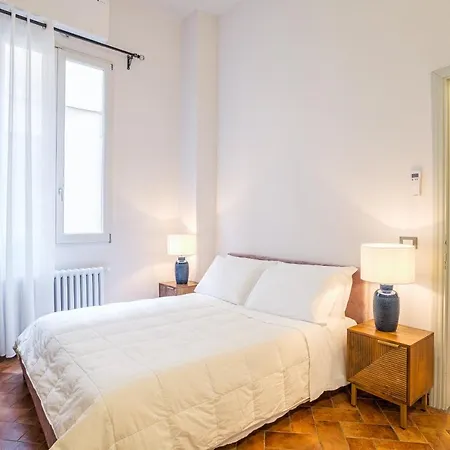 Condotta 16 Apartment