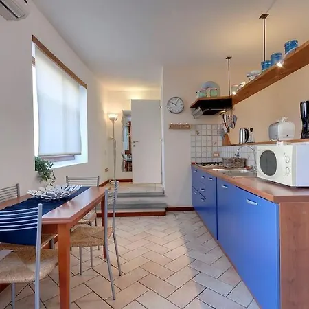 La Rosa Apartment *