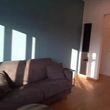 Sweetly In Apartment *