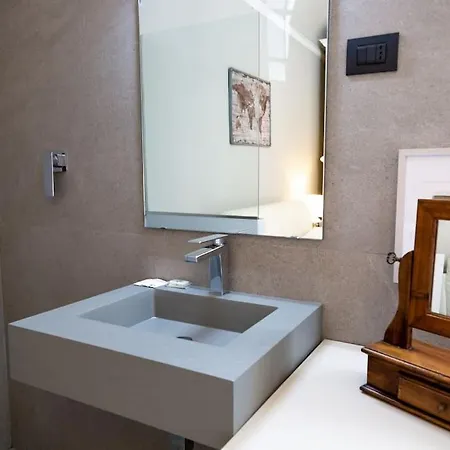 Luxury - City Center Apartment Florence