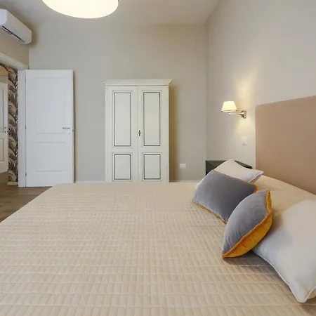 Florence- Novella Bloom Apartment Florence