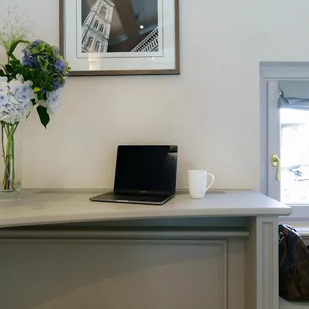 Marchesa Olympia - La Dimora Degli Affreschi Apartment Florence