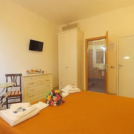 Arcadia Hotel 3*