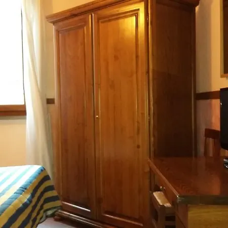 Hotel Monica 2*