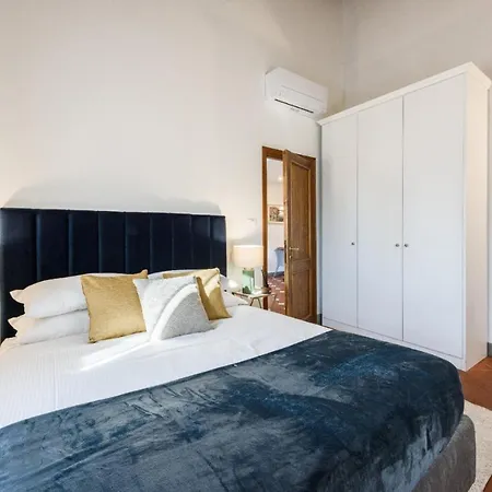 Florence- Faenza Terrace Apartment