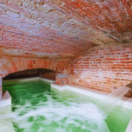 Con Piscina Riscaldata Vicina Al Centro Villa *