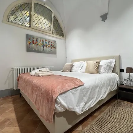 Unique And Antique Apartment *