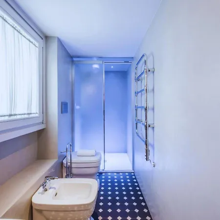 Con Piscina Riscaldata Vicina Al Centro Villa *