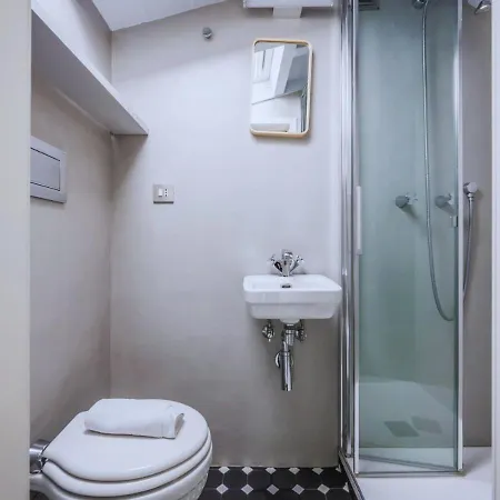 Con Piscina Riscaldata Vicina Al Centro Villa