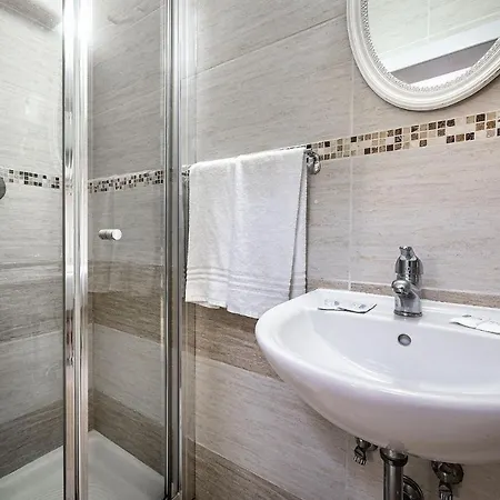 ḥọṭẹḷ ṿẹṇẹṭọ !! Centro Storico Di ƒirenze !!! Con Access Ztl Hotel Firenze