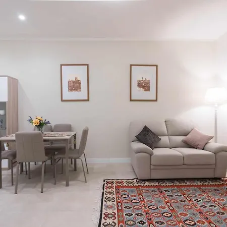 Bargello Cozy With Two Bedrooms Apartment *