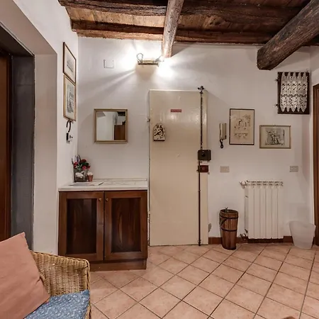 Apartment In San Frediano