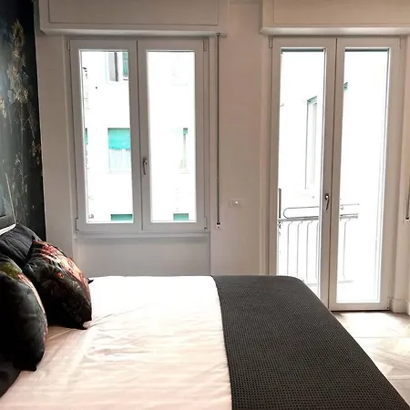 Center San Lorenzo Market 1bdrm Apt *
