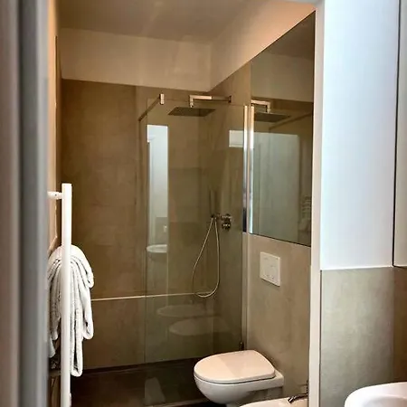 Center San Lorenzo Market 1bdrm Apt Apartment *