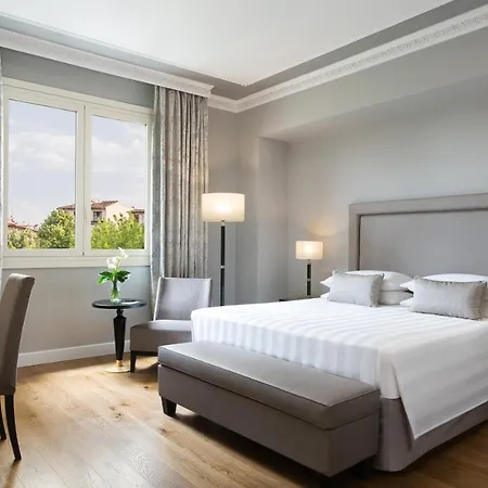 Sina Medici, Autograph Collection Hotel 5*