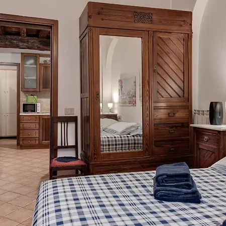 In San Frediano Apartment *