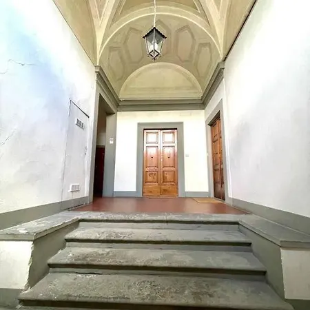 New Stylish 3-room On Lungarno
