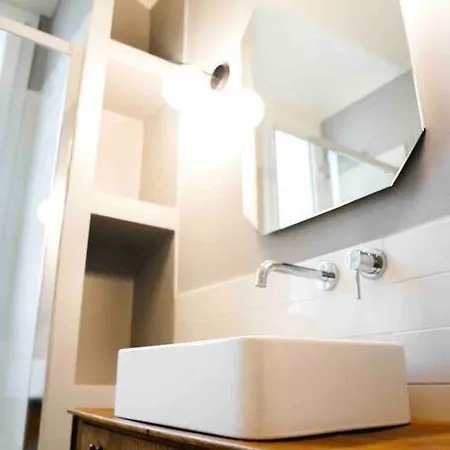 New Stylish 3-room On Lungarno *