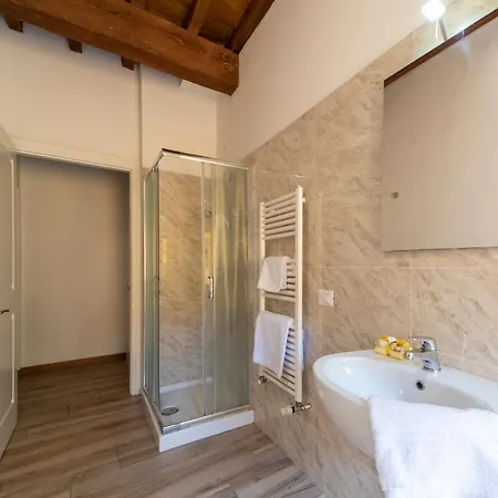 Residenza Santa Croce Apartment *