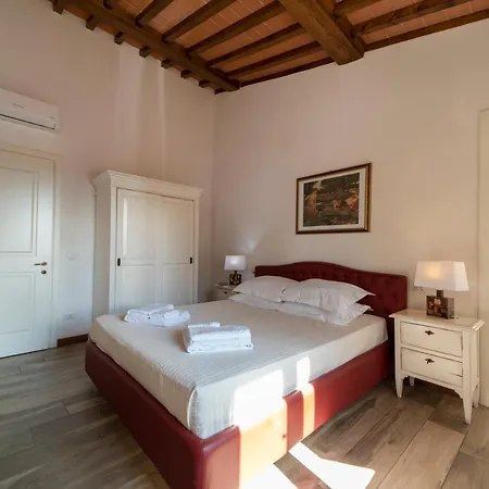 Residenza Santa Croce Apartment *