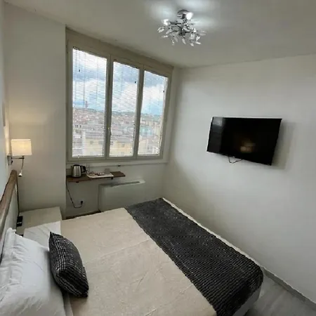 Ester Hotel