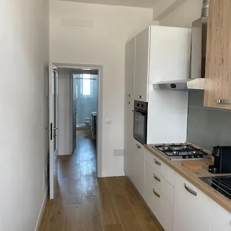 Apartment Lia's Home_ New Flat 2 Bedrooms W/balcony