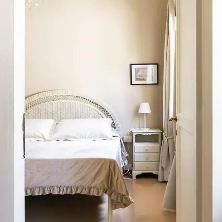 Guest house Santaelisabettafirenze 2 *