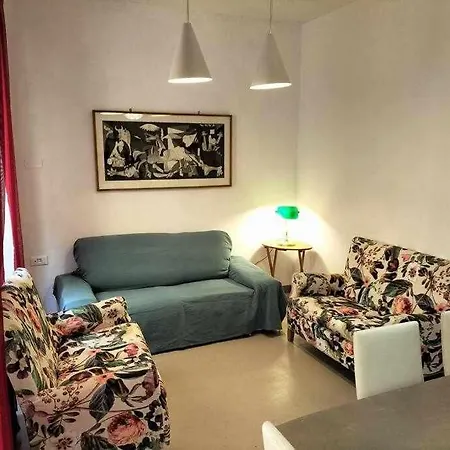 Elegante In Via Cavour Apartment