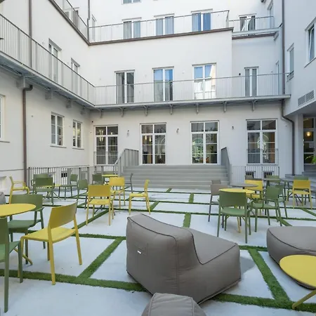Il Santo Hostel *