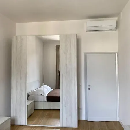 Apartment Lia's Home_ New Flat 2 Bedrooms W/balcony *