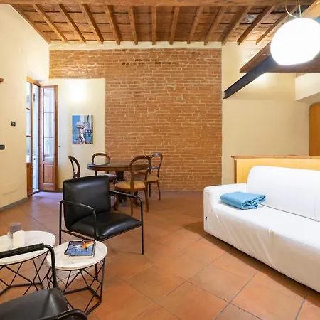 Verdi 11 Apartment