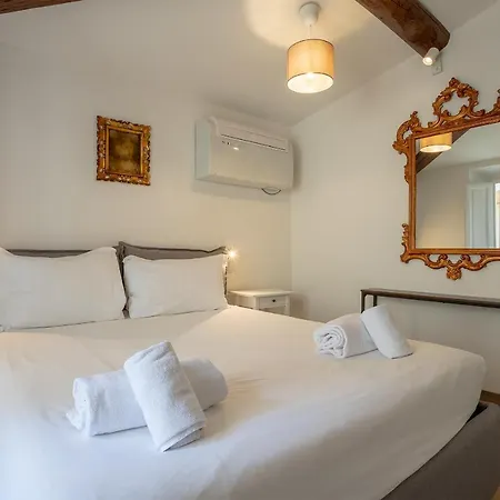 Apartment Piazza Dei Rossi Due View