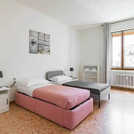 San Jacopino Roomy Flat With Balconies