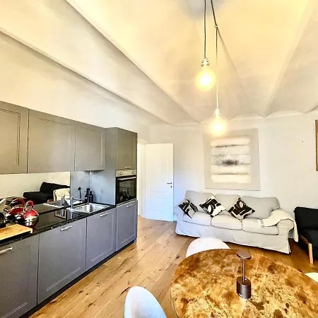 New Stylish 3-room On Lungarno Florence