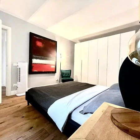 New Stylish 3-room On Lungarno Apartment *