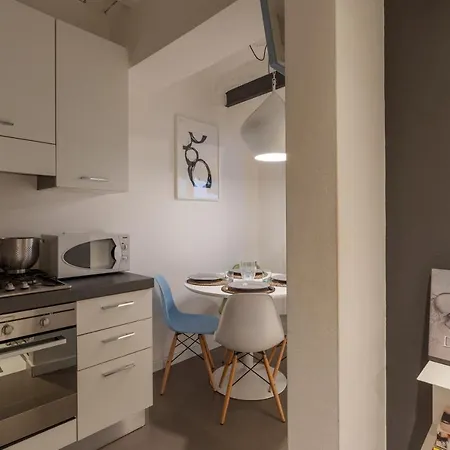 Pinti Patio Apartment Florence
