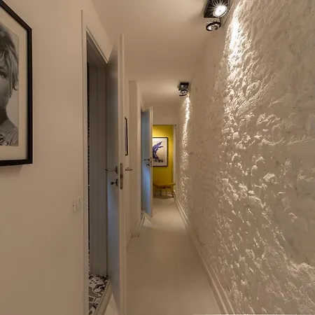 Pinti Patio Apartment Florence
