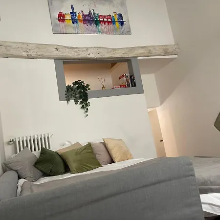 Unique And Antique Apartamento