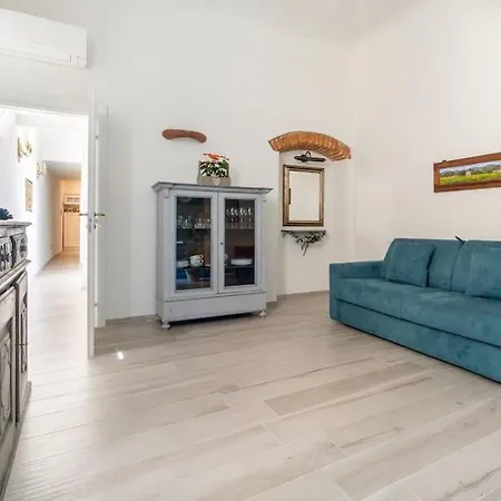 Appartamento Casa Lorenzo With A Quiet Tiny Patio Firenze
