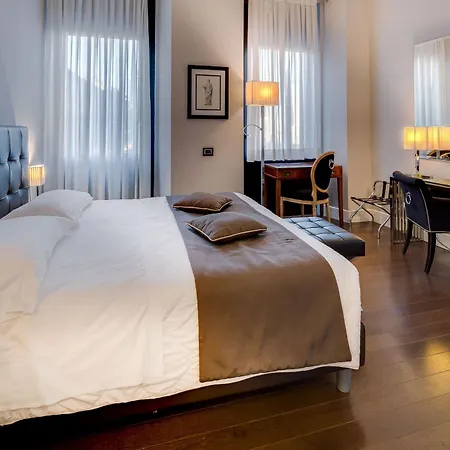 Roma Hotel 4*