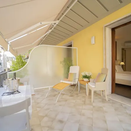 Della Signoria Hotel 3*